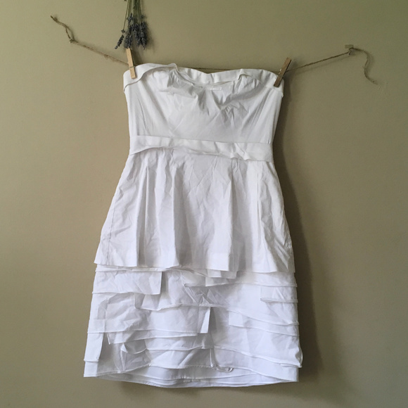 BCBGMaxAzria Dresses & Skirts - Like New: BCBG White Layered Strapless Dress (4)